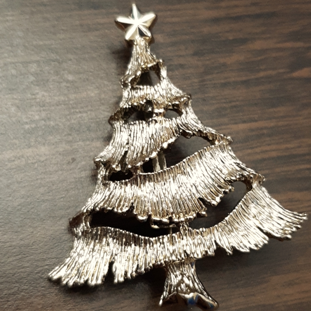 CHRISTMAS HOLIDAYS GERRY TREE BROOCH